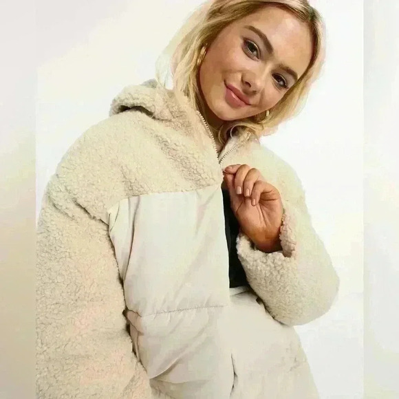 ASOS DESIGN fleece patched puffer jacket in cream size US 6 - Picture 2 of 11